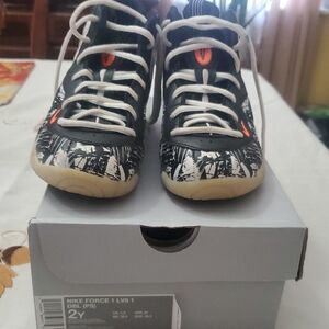 Nike Kids Shoes Black and White